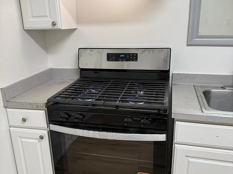 85 Citrus Ave #5 — Photo 4