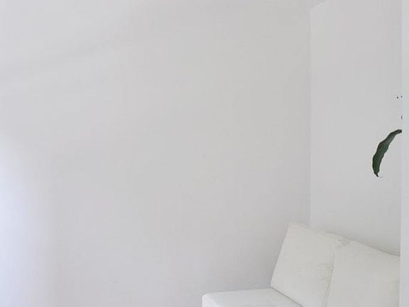 5th image of 347 E 53rd St APT 2A