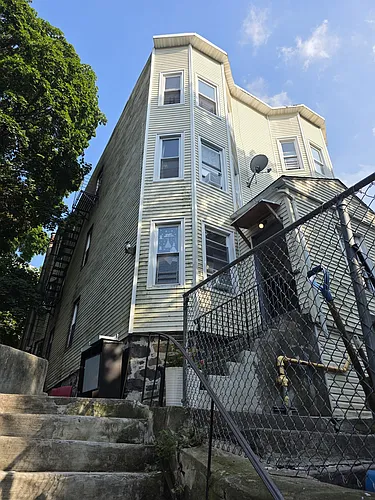 43 Currans Ln #3L Photo 1