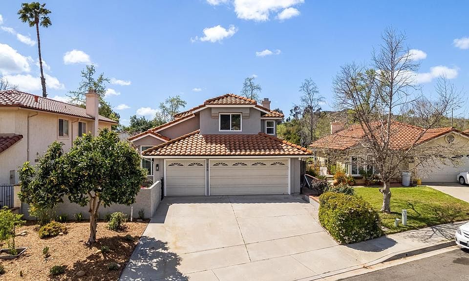 1st image of 596 Shadywood Dr