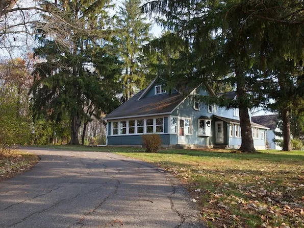 2211 Sunnyside Dr, Kansasville, WI 53139