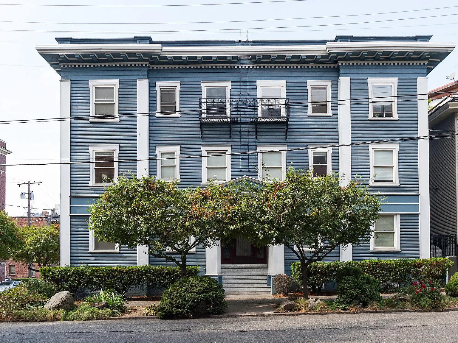 1703 Harvard Ave — Photo 2
