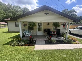 136 Old Detour Rd, Sophia, WV 25921