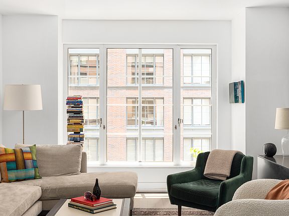 4th image of 70 Charlton St #5C