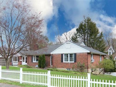 37 Little Hill Dr, Stamford, CT, 06905