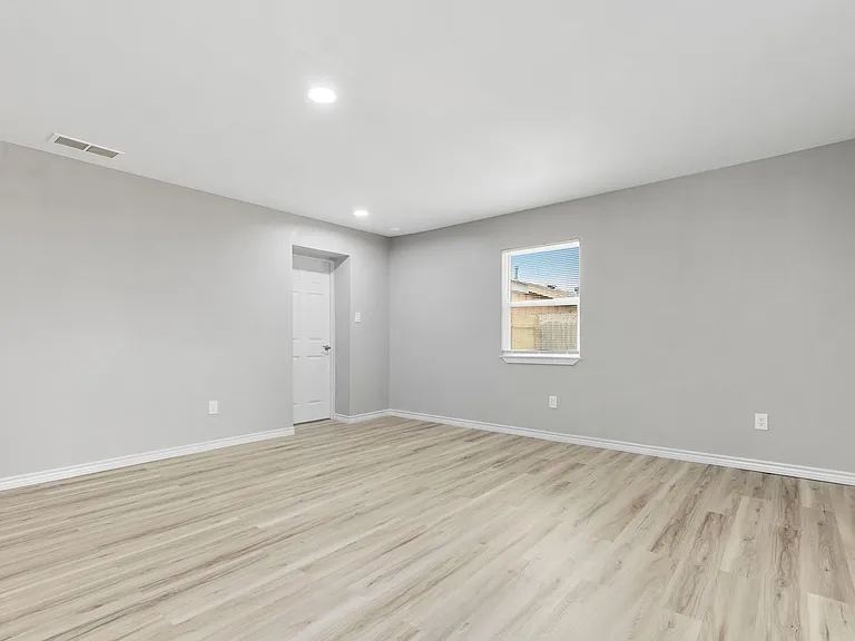 1401 Garrett St — Photo 13