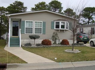 912 Oak Ridge Ter, Whiting, NJ 08759