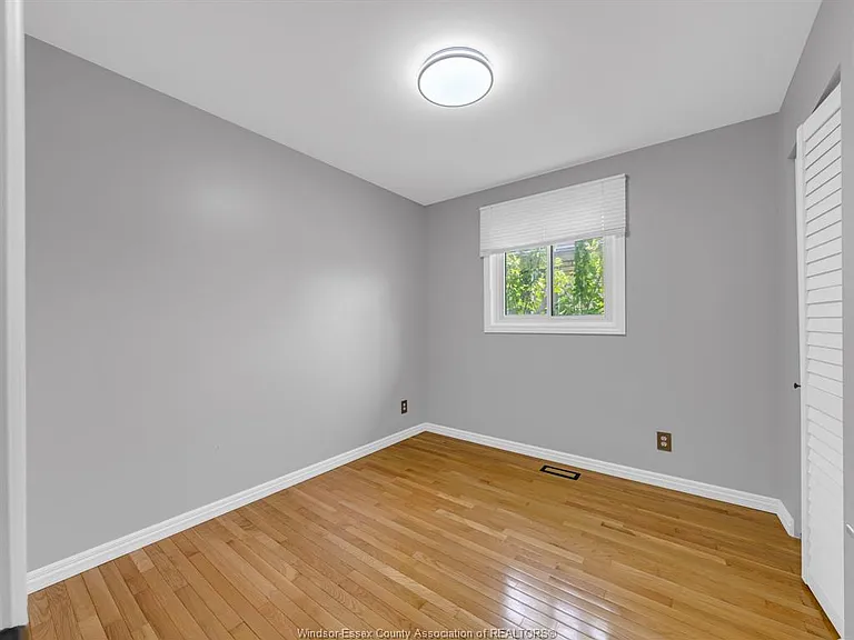 2823 Garvey Cres — Photo 17
