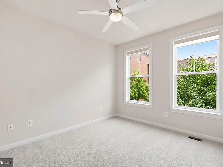 45208 Lettermore Sq — Photo 17