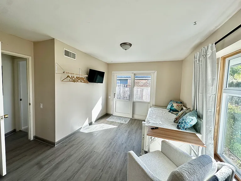 Beechwood St — Photo 5