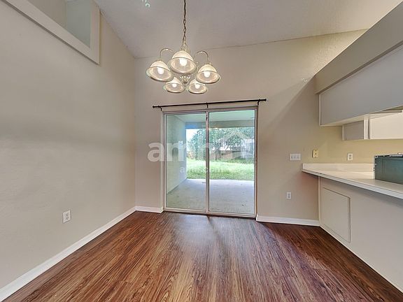 5th image of 152 Seven Oaks Dr