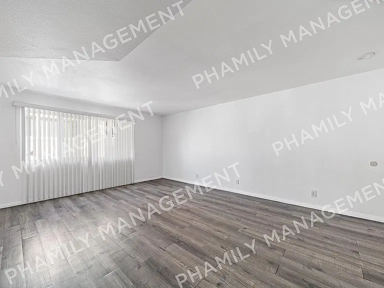 6415 Roble Ave #D — Photo 3