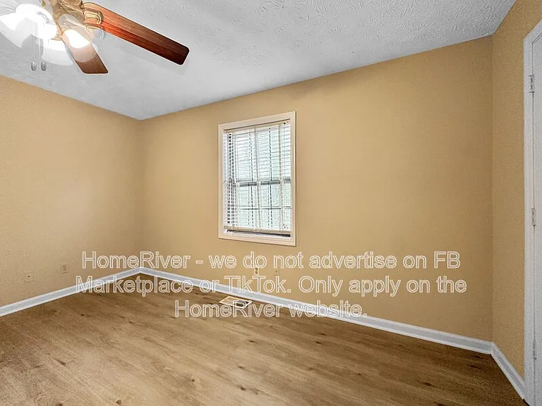 506 Oakwood Ct — Photo 13