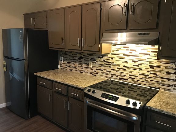 2nd image of 1 Marlou Dr APT 1