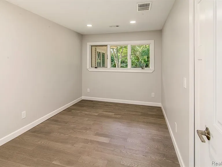 2800 Acorn Rd — Photo 17