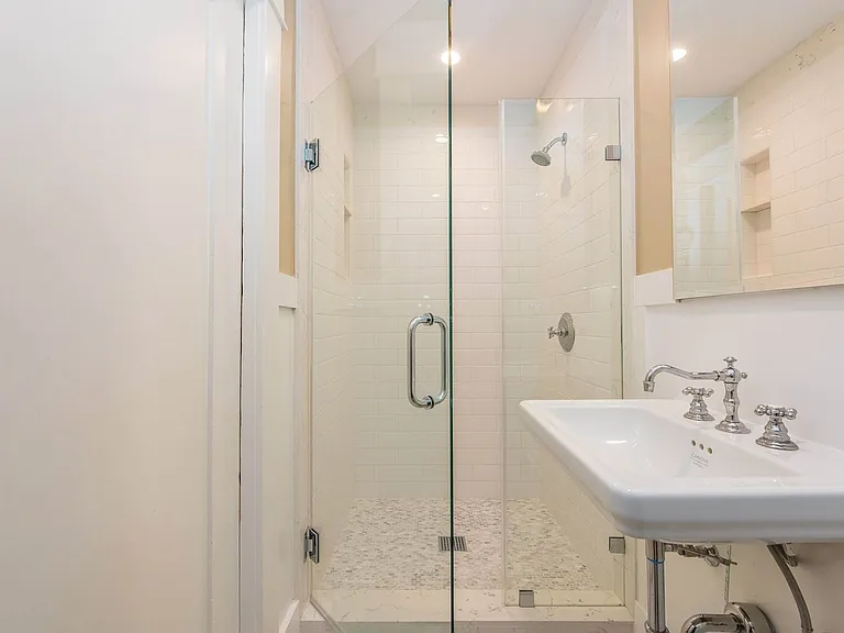306 N Shaffer St — Photo 29