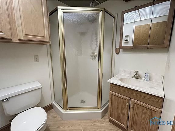 5th image of 783 Angela Dr