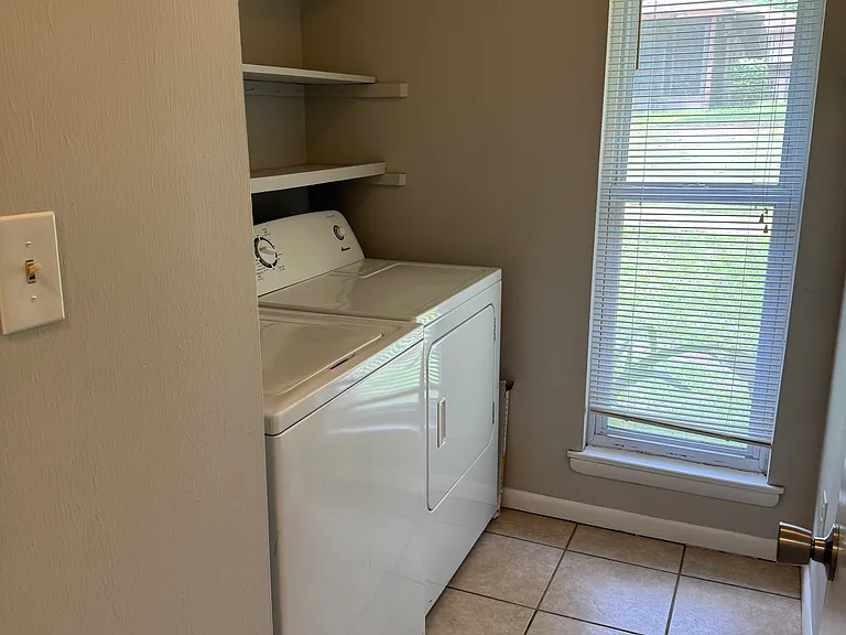 112 Westwood Dr — Photo 6