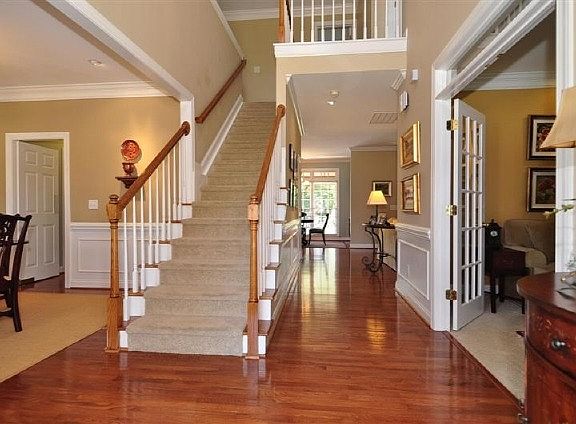 Center hall, 2-story foyer