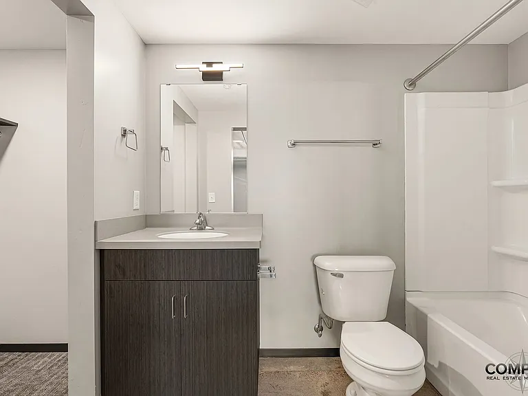 The Howard Apartments — Photo 47