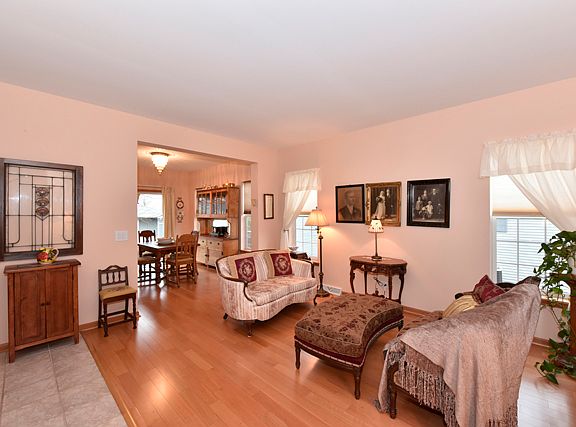 4th image of 214 Hialeah Ln