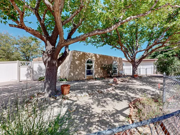 701 La Charles Dr NE, Albuquerque, NM 87123