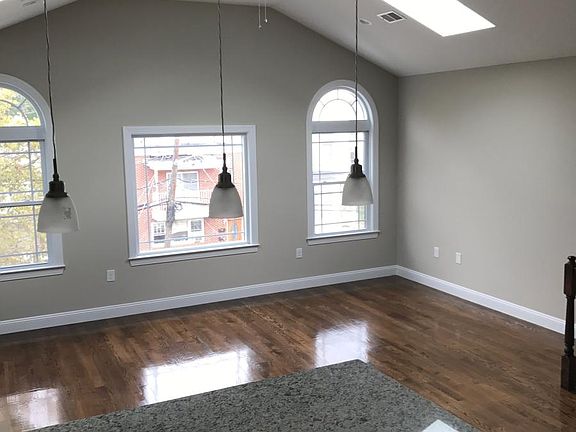 4th image of 25 Cliff St Unit 2