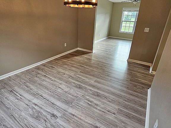 3rd image of 322 Heatherbrook Dr
