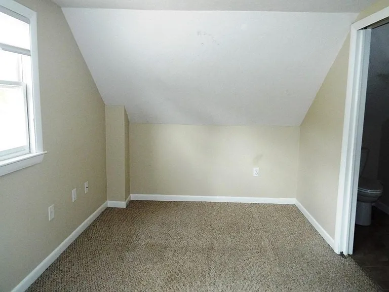 60 Alpine Pl — Photo 7