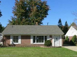 11315 W Clements Cir, Livonia, MI