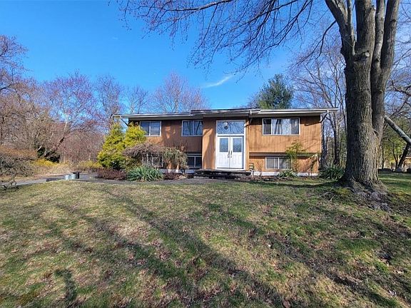 4th image of 22 Smith Hill Road