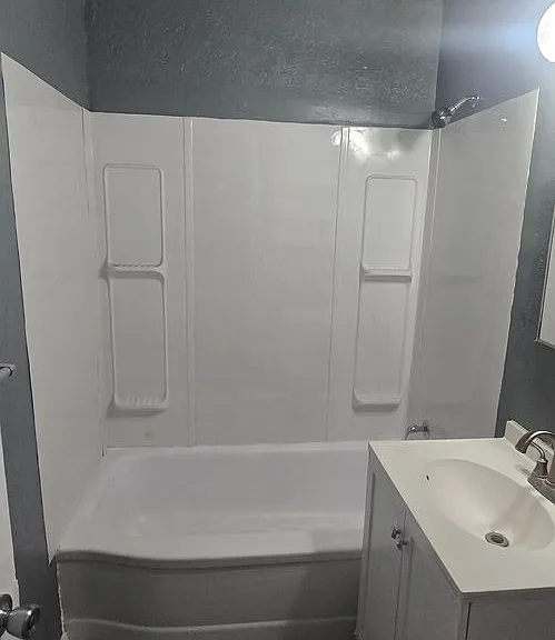 2951 E Huron St — Photo 10