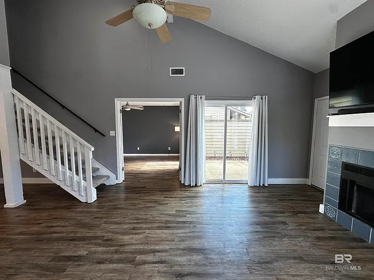 200 Parma Dr #F4 — Photo 3