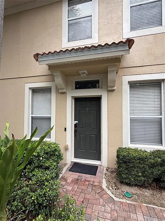 3 bed, 2.5 bath, 1665 sqft, $2,300 — Photo 3