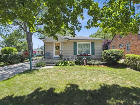 543 Broadacre Ave, Clawson, MI 48017