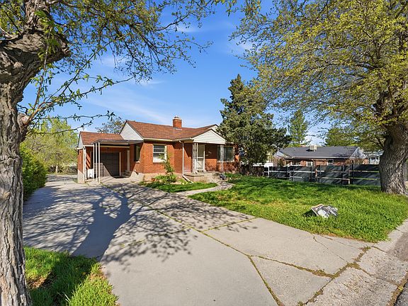 4th image of 3060 S Valley St