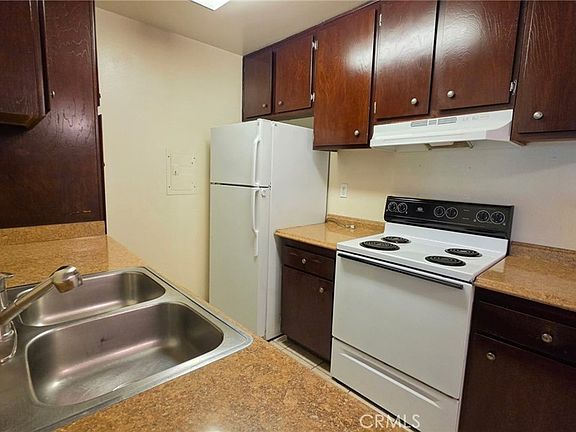 4th image of 23515 Lyons Ave Unit 240