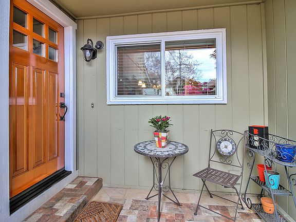 4th image of 533 Pine Wood Ln