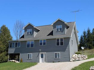02022 Spayde Rd, Charlevoix, MI 49720