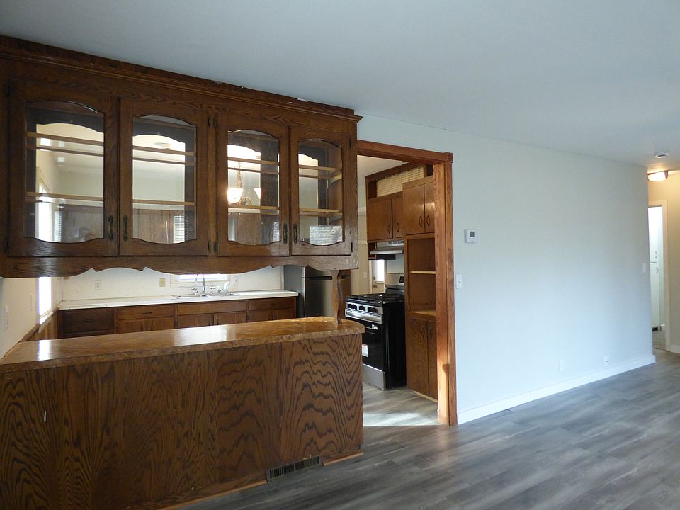 1st image of 407 McCauley St