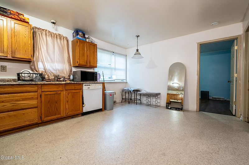 5th image of 8 Avondale Terrace