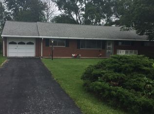 208 Jacobs Dr, Wapakoneta, OH 45895