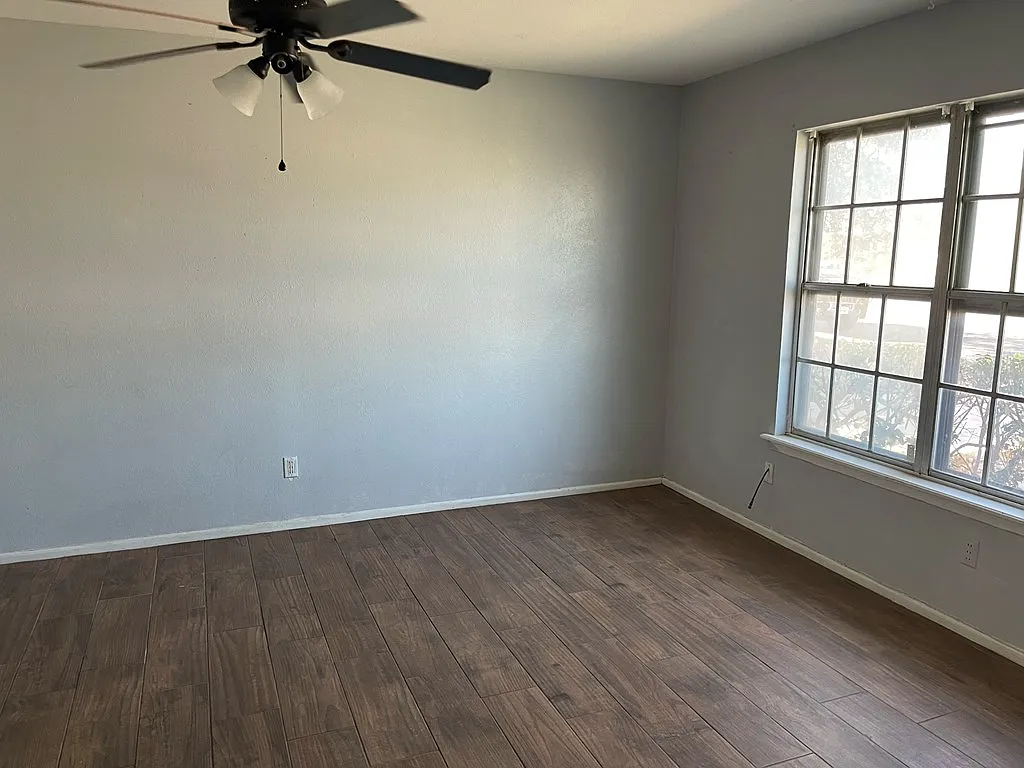 4 bed, 2.0 bath, 1412 sqft, $2,500 — Photo 2