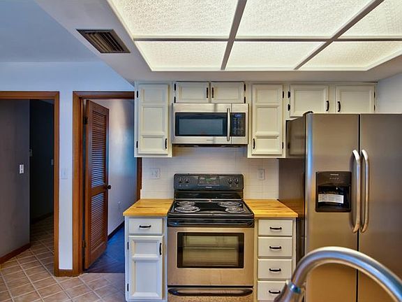 3rd image of 23971 Forest View Dr