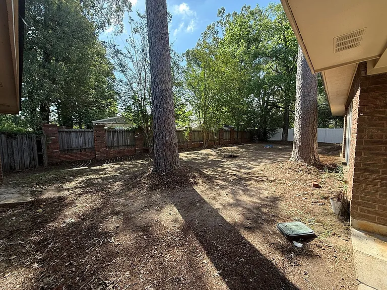 103 Comanche Cir — Photo 11