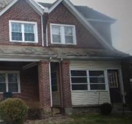 Exterior Neighborhood (street photo)