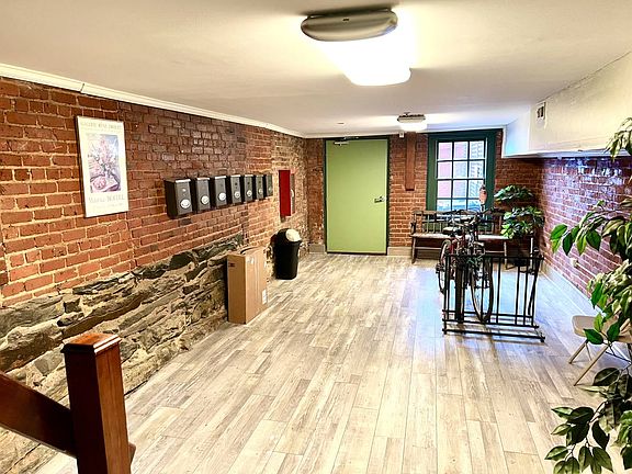 5th image of 1206 Main St APT 4
