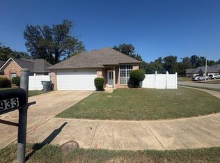 1933 Garden Leaf Dr, Memphis, TN 38134