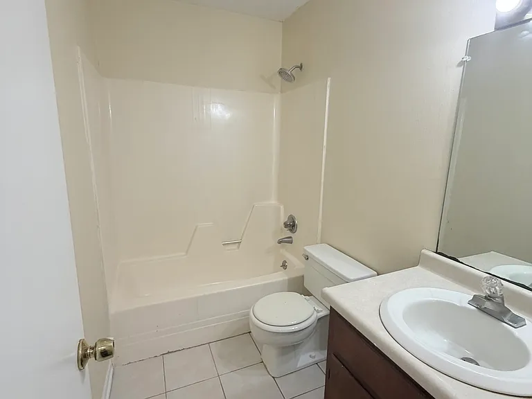 117 Alden Ct — Photo 6