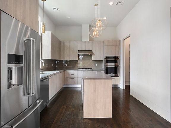 5th image of 641 Philip St